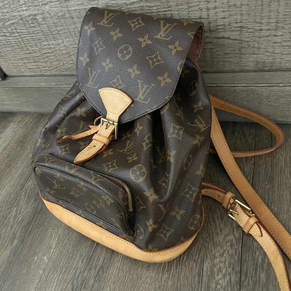 Louis Vuitton Montsouris Backpack MM Monogram LV Bag - Picture 2 of 13